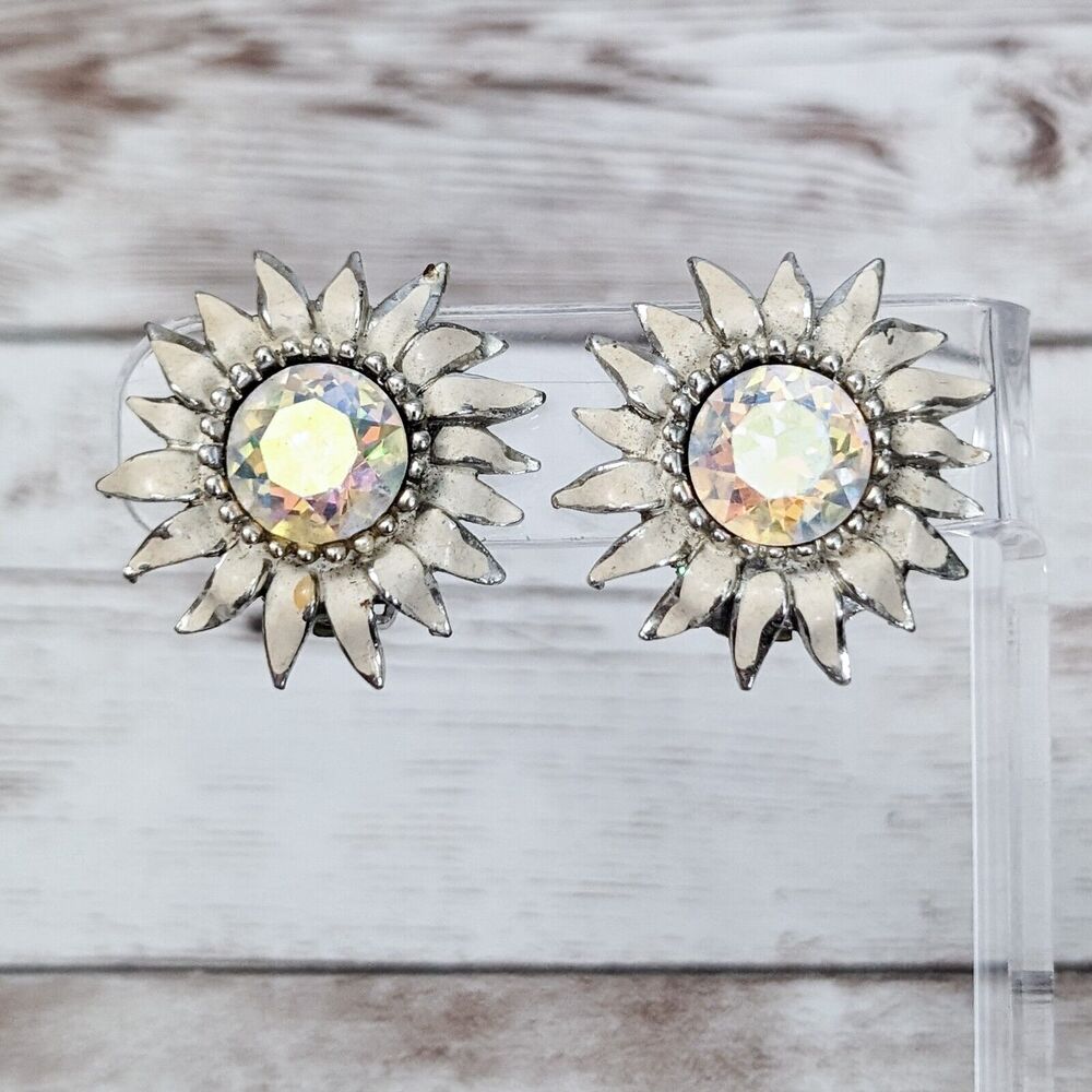 Vintage Weiss Clip On Earrings Cream with Aurora Borealis Center